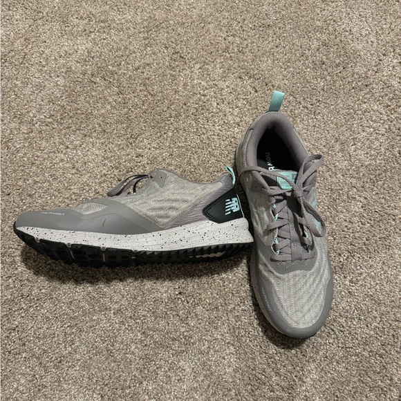 New Balance trail running shoe, new condition, size 8.5 - Picture 3 of 4